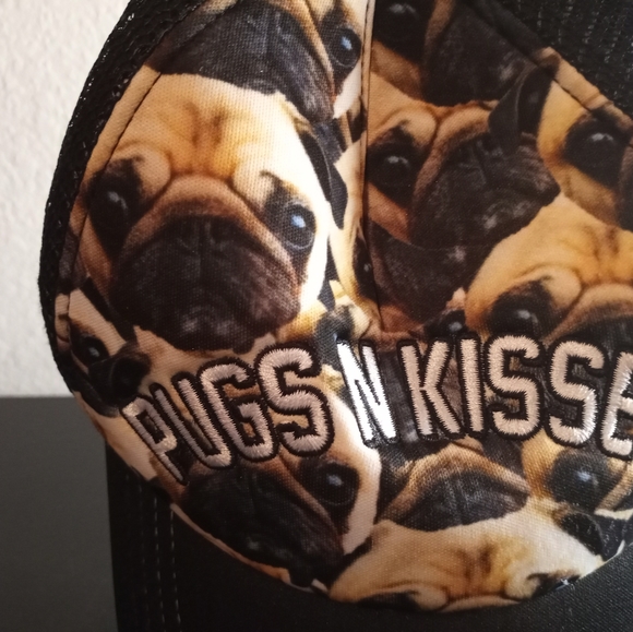 Pugs N Kisses Dog Lovers Cap - Picture 2 of 3